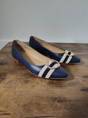 Talbots Women’s Flat Pointy Shoes Navy Blue  Cream